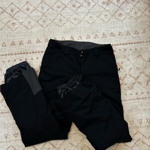 Mountain Hardware Snowpants